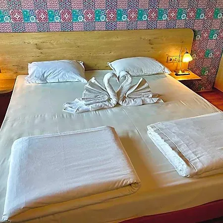 Dragoman Hotel 3*